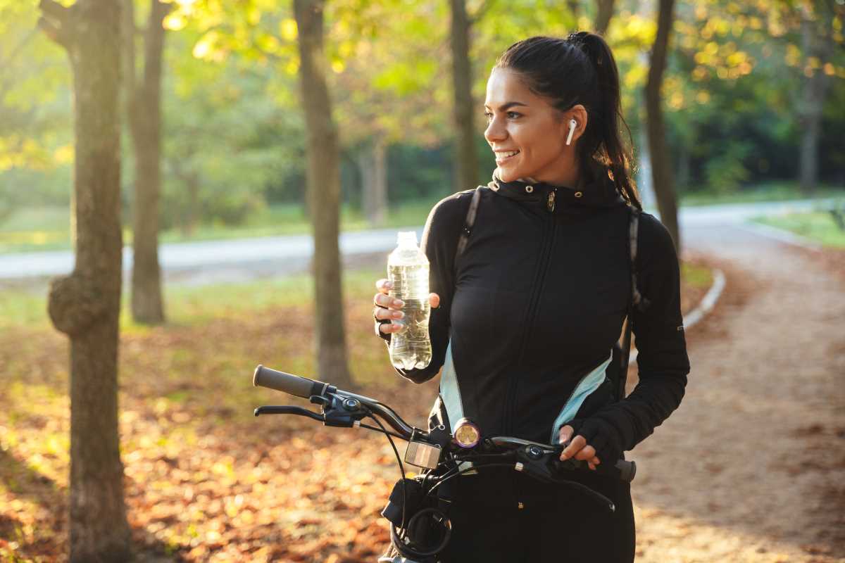 How to Layer High-Performance Athletic Wear for Any Season Without Sacrificing Style