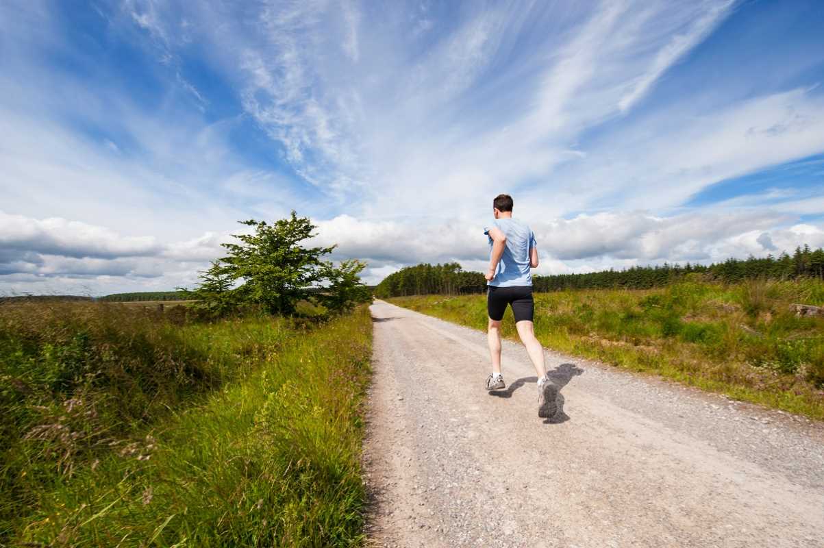 6 Essential Accessories for the Style-Conscious Trail Runner