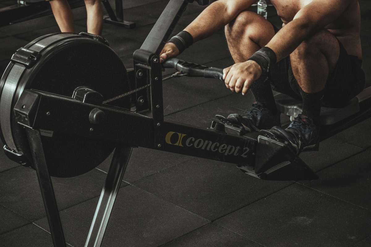 Master the Art of Race Pacing: Interval Training for Competitive Rowers